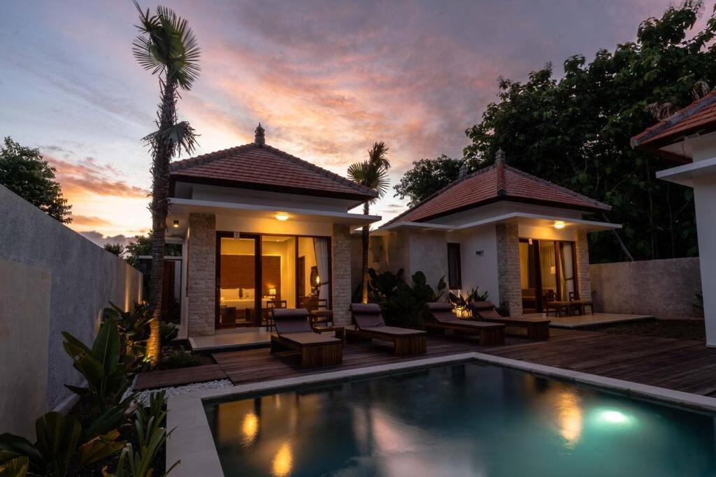 Nau Nusa Villa Batununggul Buitenkant foto