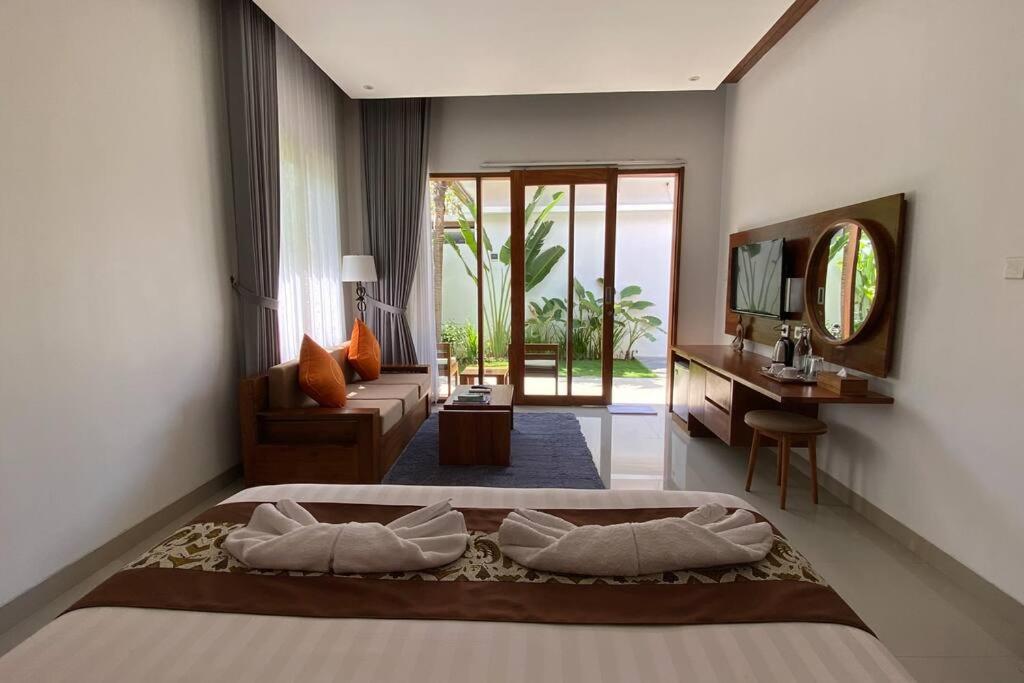 Nau Nusa Villa Batununggul Buitenkant foto